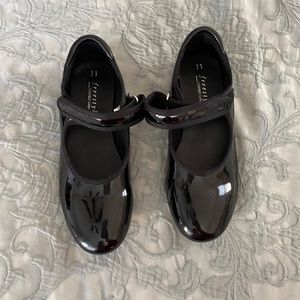 Freestyle Danskin Co kids size 11 tap shoes